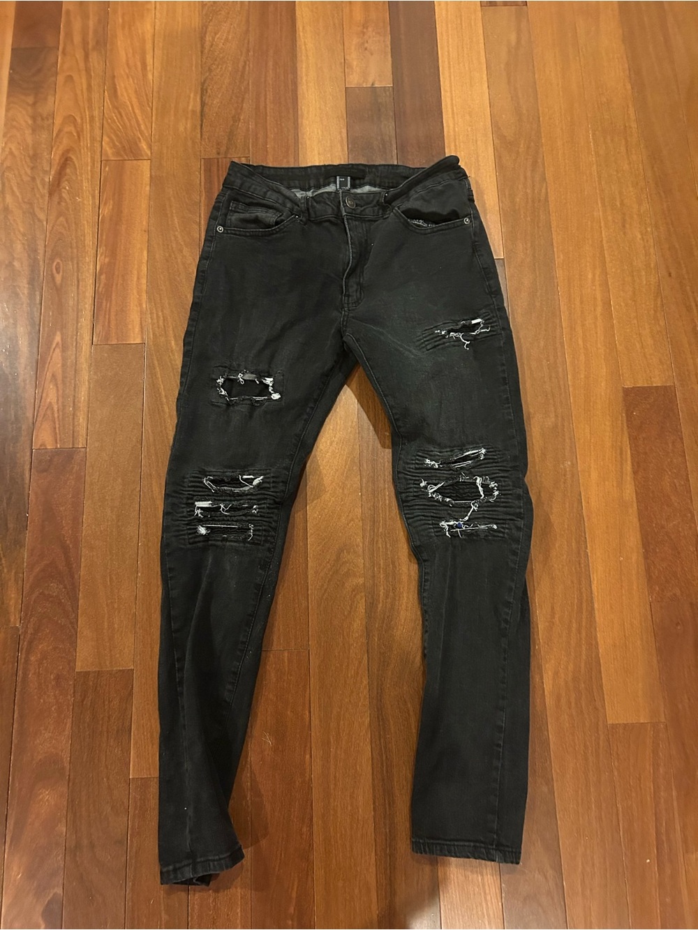 Forever 21 Black Ripped Skinny Jeans for Men size 32